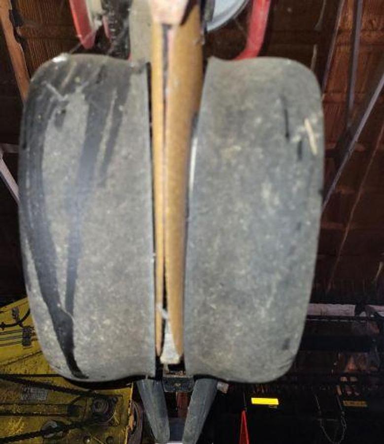 Used 2012 WHITE 8524