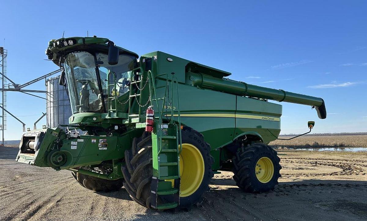 Used 2023 John Deere S790