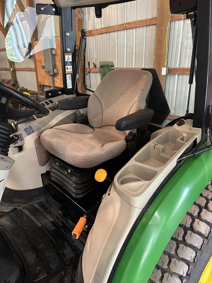 Used 2019 John Deere 3046R
