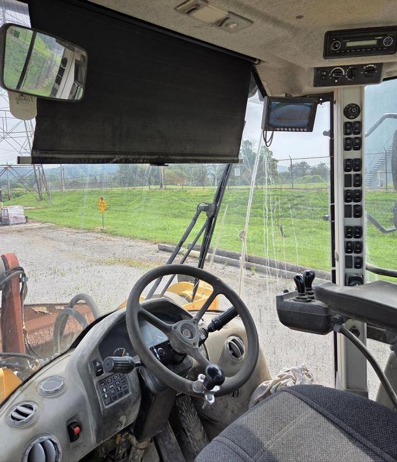 Used 2014 Volvo L180G