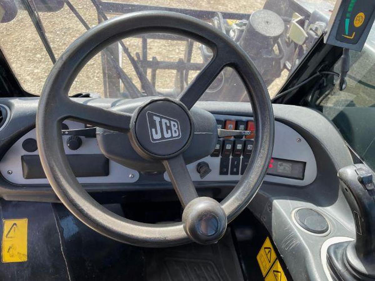 Used 2010 JCB 515-40
