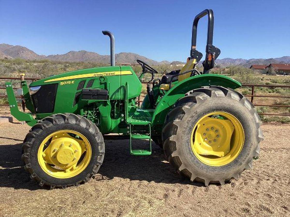 Used JOHN DEERE 5075E