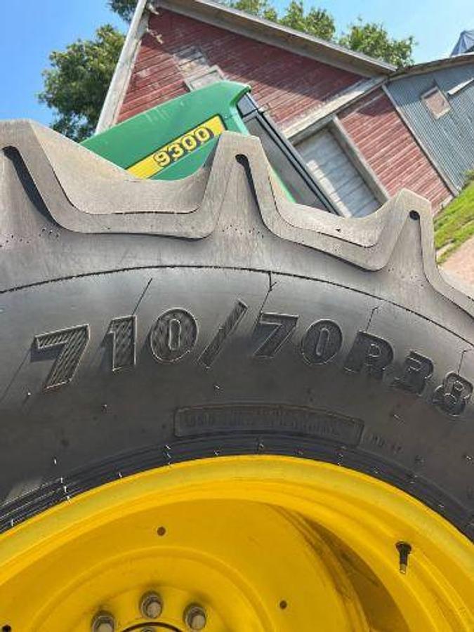 Used 1998 JOHN DEERE 9300