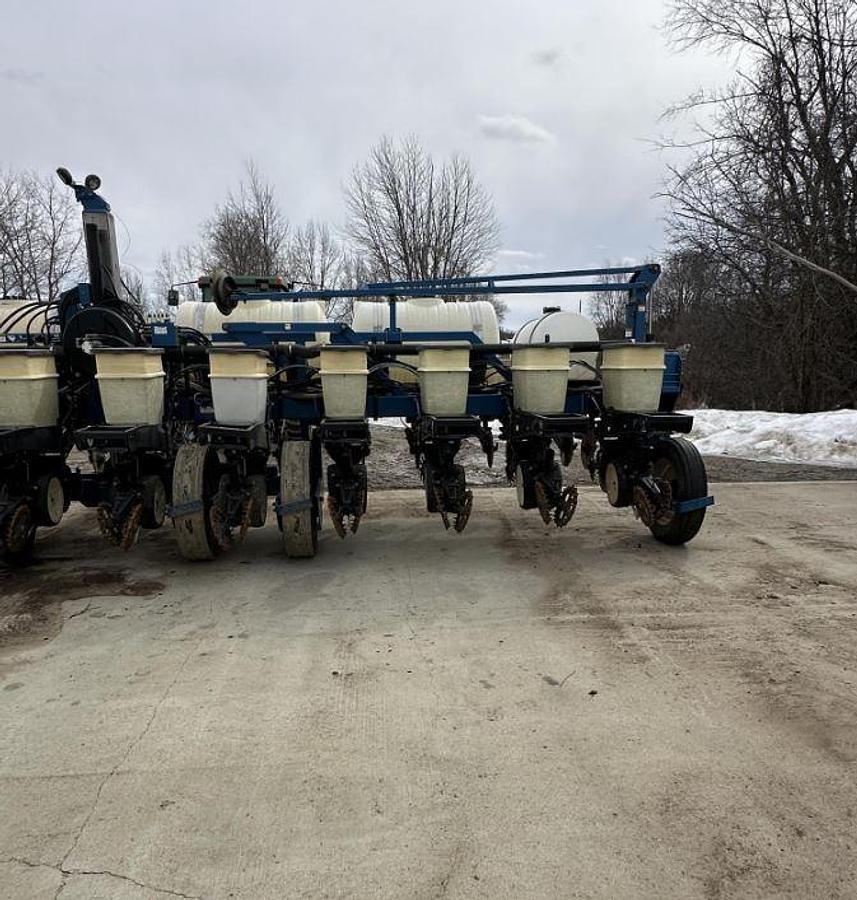 Used 1999 Kinze 2600