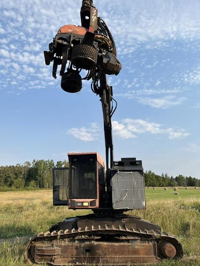 Used 2003 Valmet 530T Harvester w/ 370E Processing Head