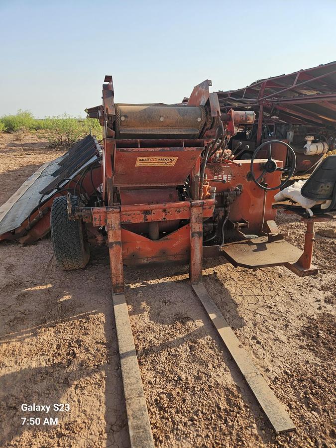 Used 1970 Pistachio Shaker and Catcher