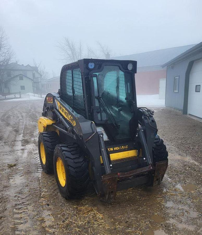 Used 2011 New Holland L220