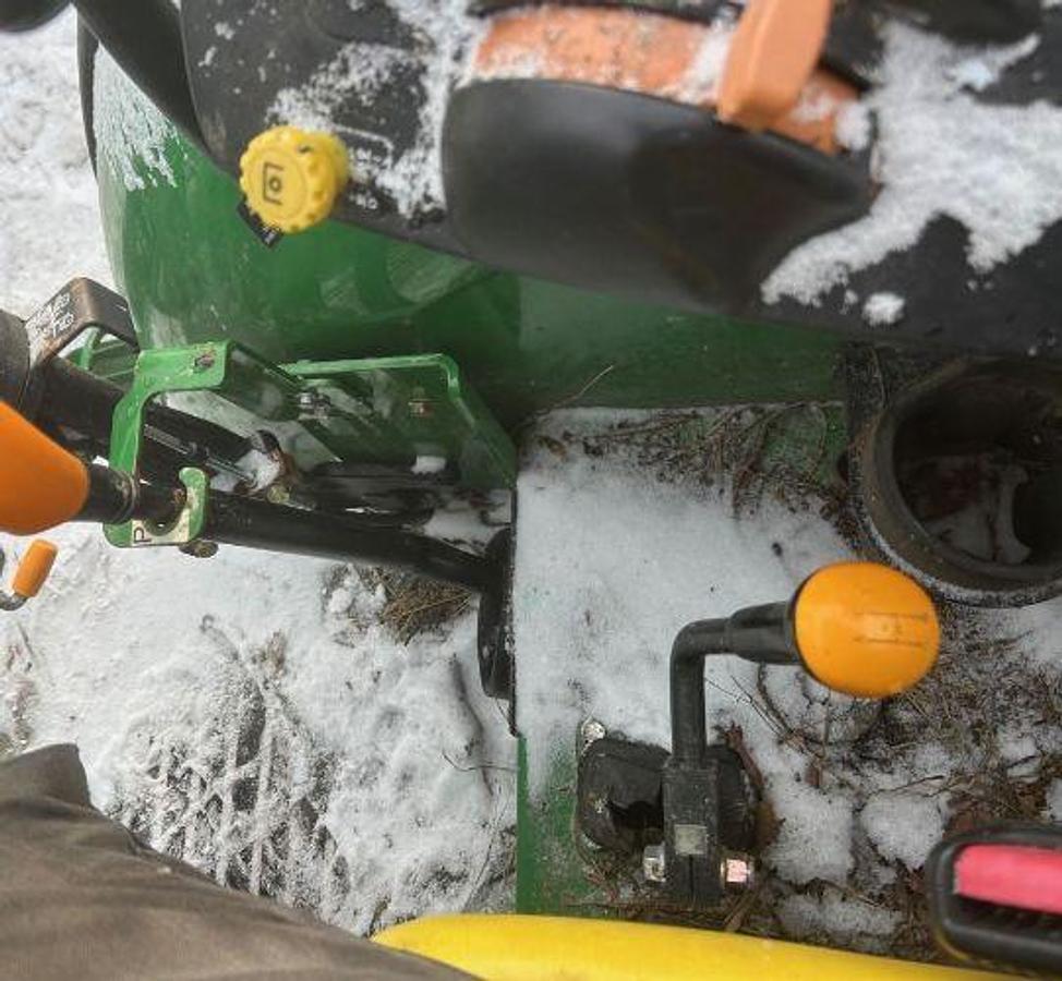 Used 2012 JOHN DEERE 5085m