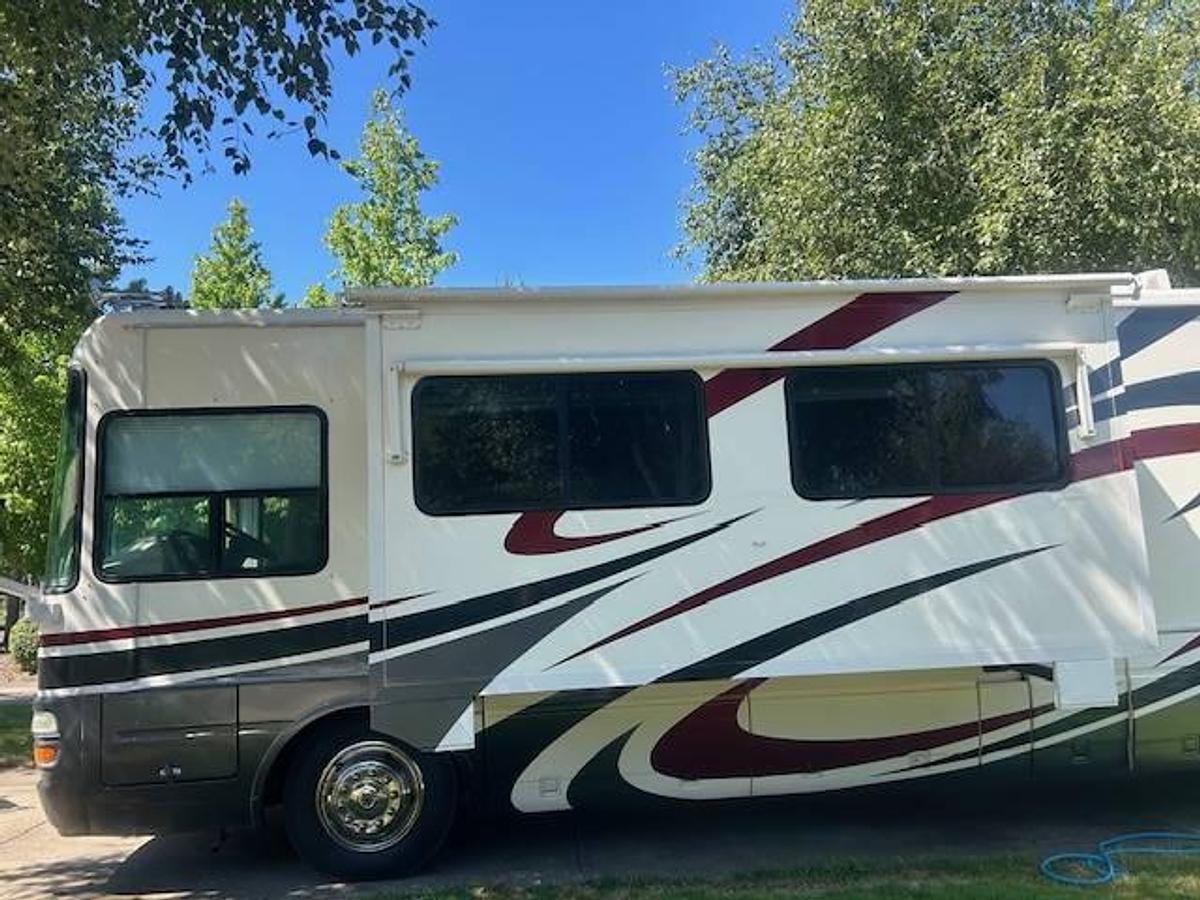 Used 2005 National Tropical