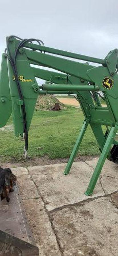 Used 1999 JOHN DEERE 740 Loader