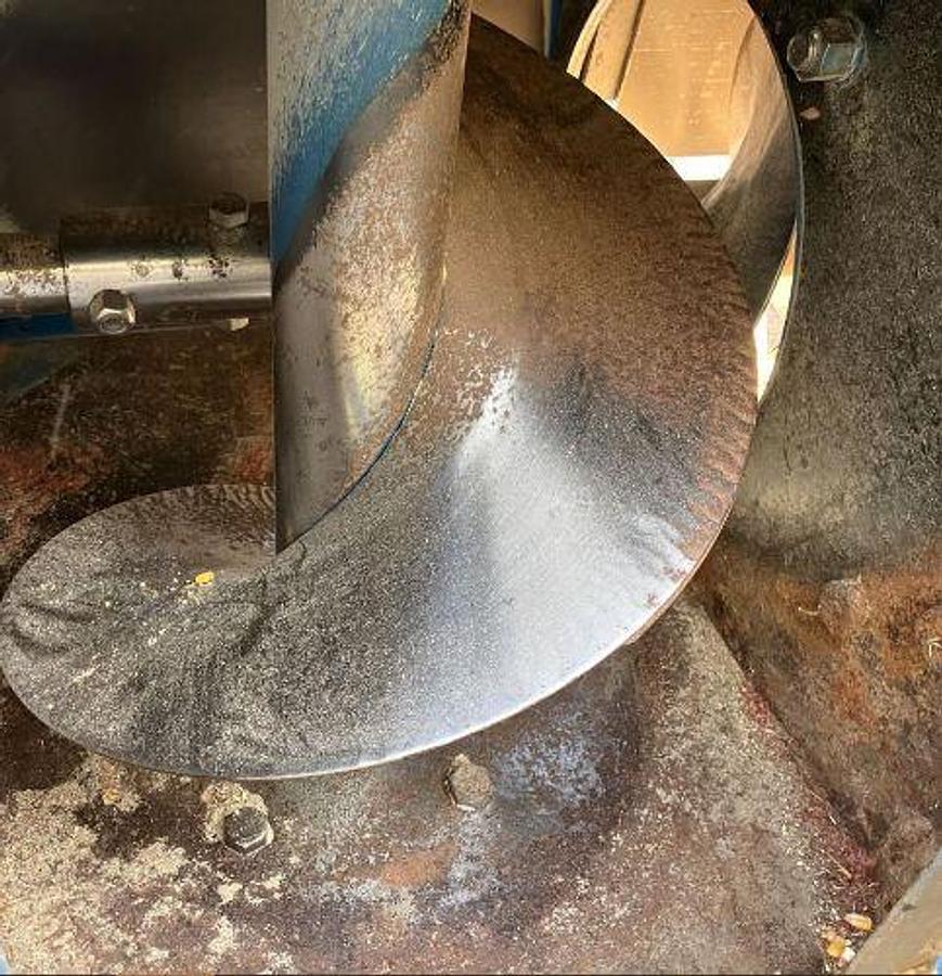 Used 2012 KINZE 640 Grain Cart