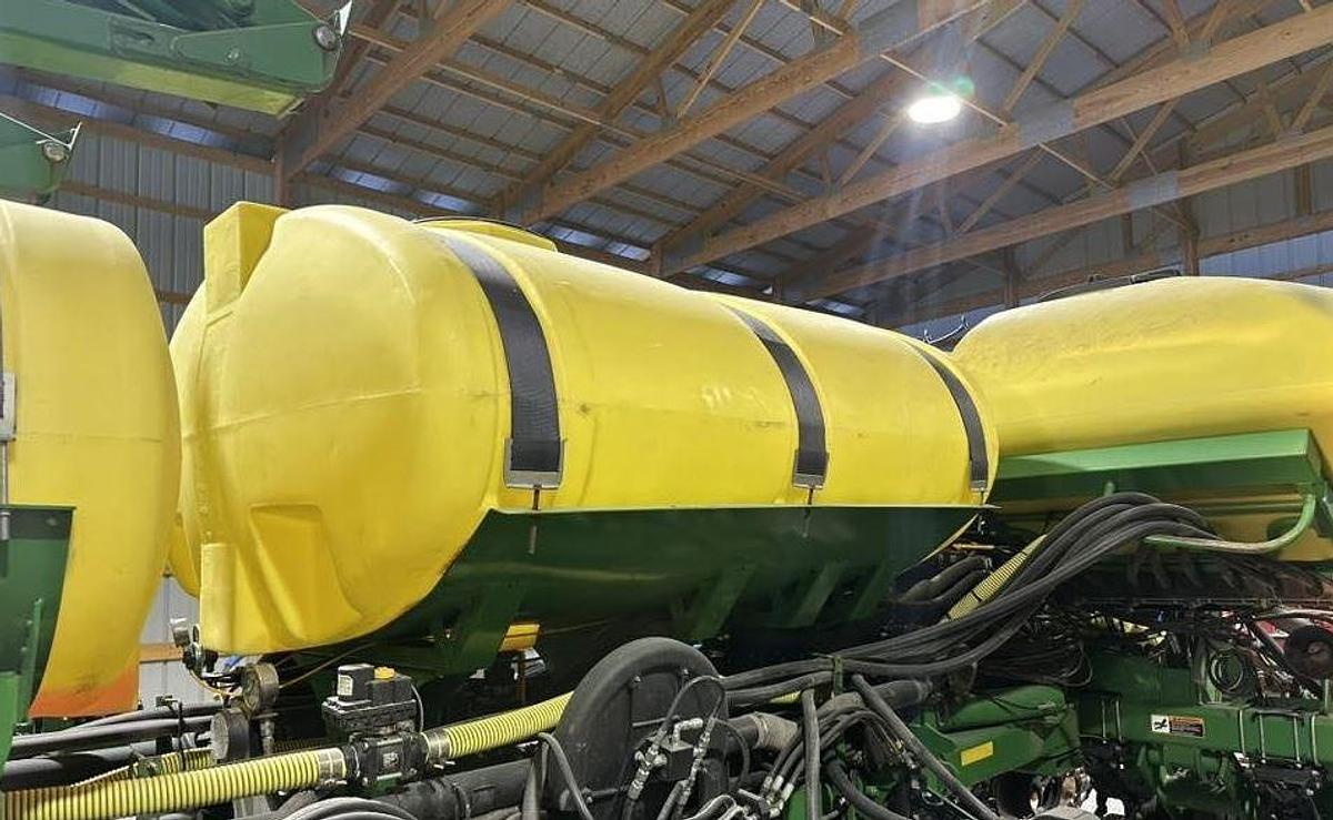 Used 2007 JOHN DEERE 1770NT Planter