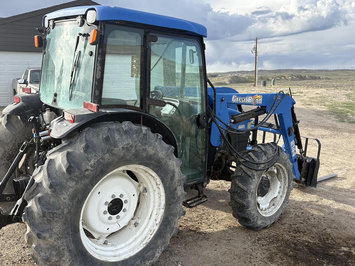 Used 2002 New Holland TN75D Tractor with Loader