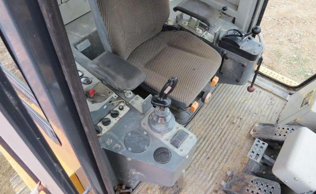 Used 2004 JOHN DEERE 755C