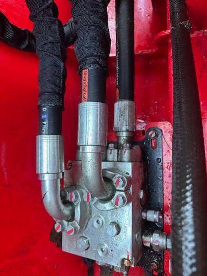 Used 2022 JOHN DEERE 333G