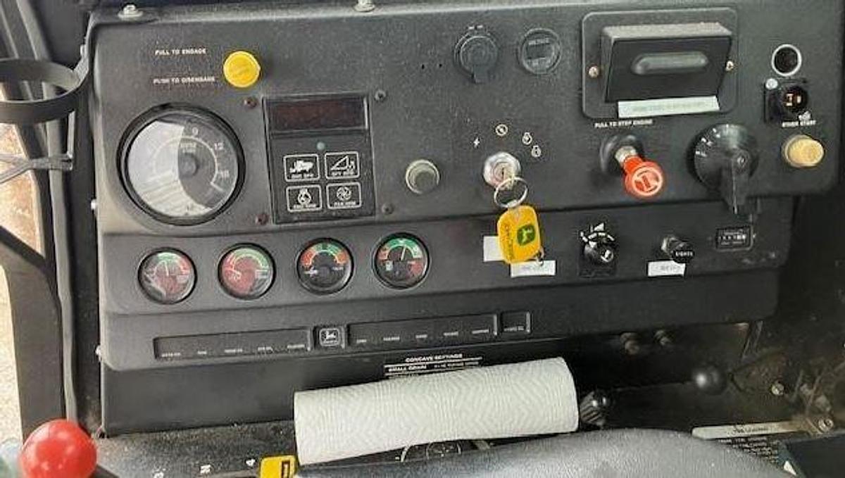 Used 1981 JOHN DEERE 7720 Combine