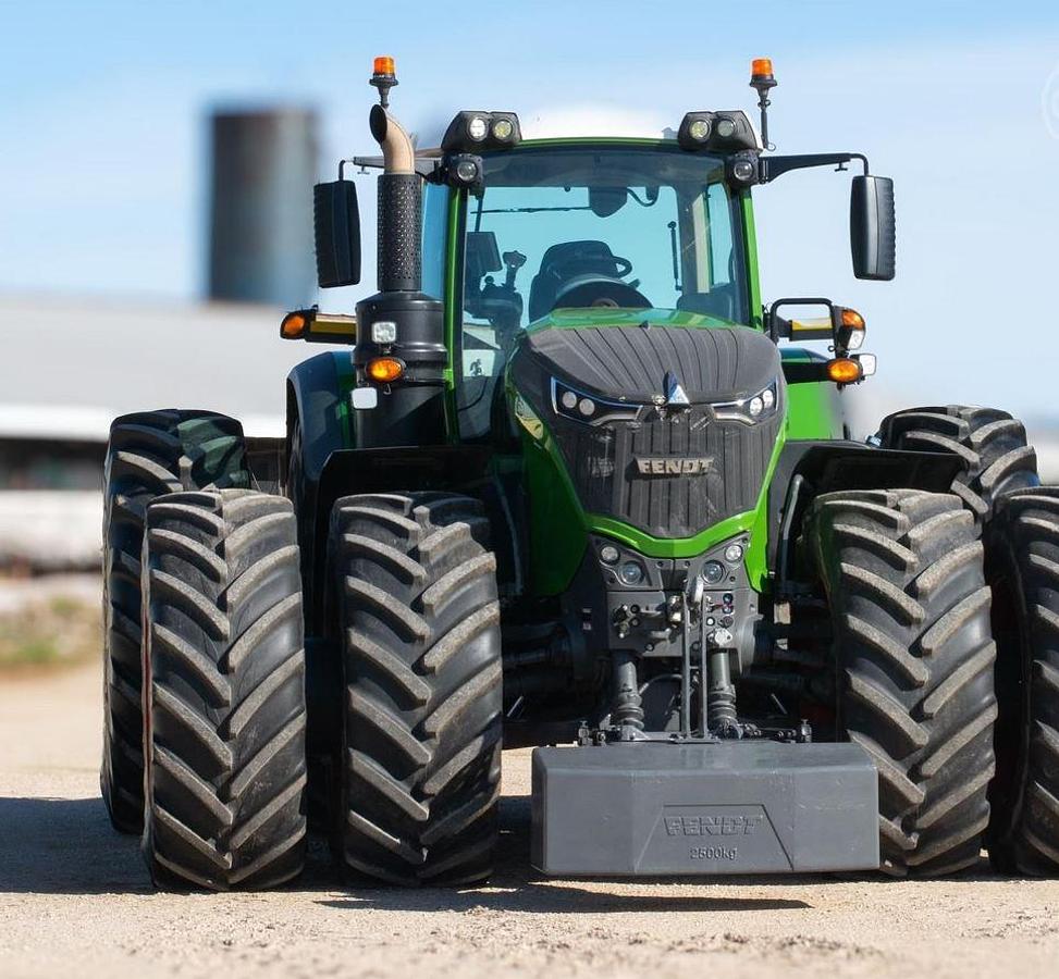 Used 2021 FENDT 1042 VARIO Tractor
