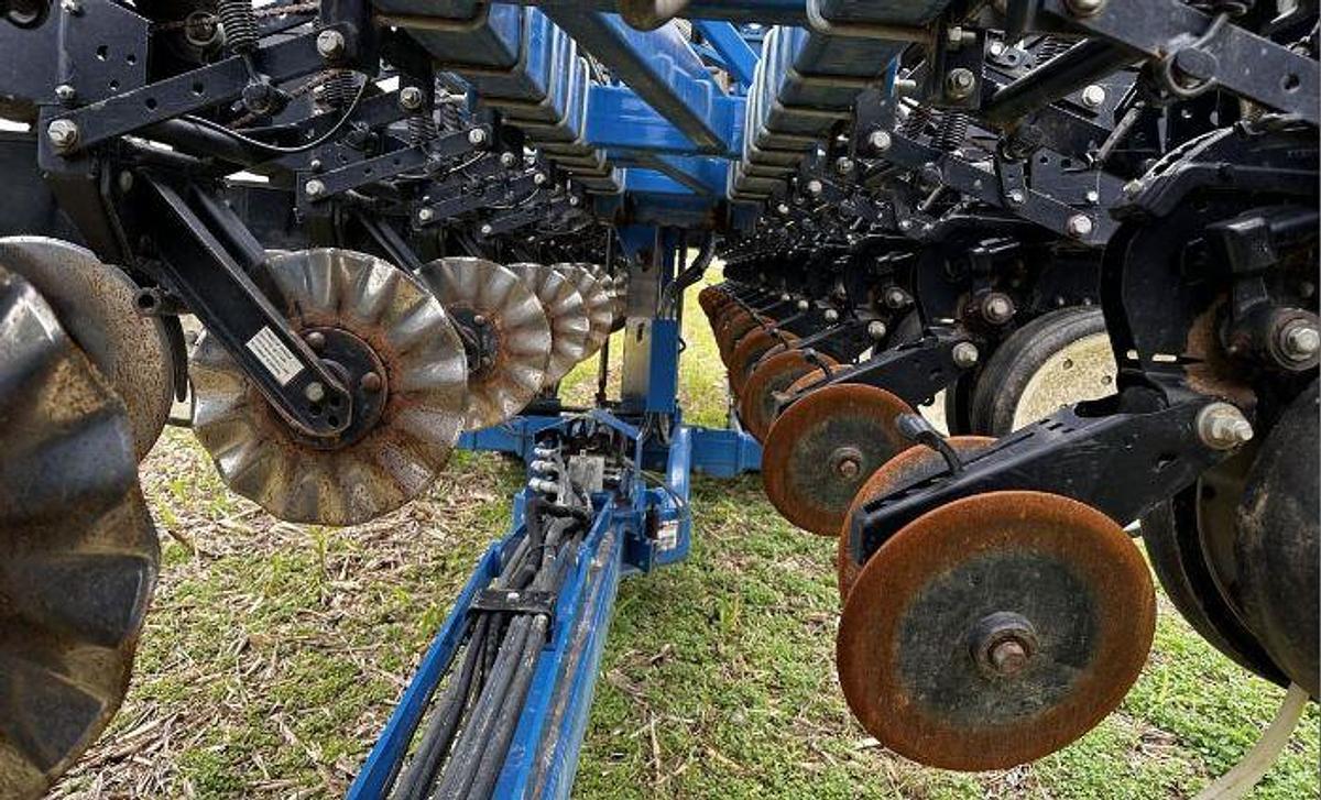 Used 2015 KINZE 3600 Planter