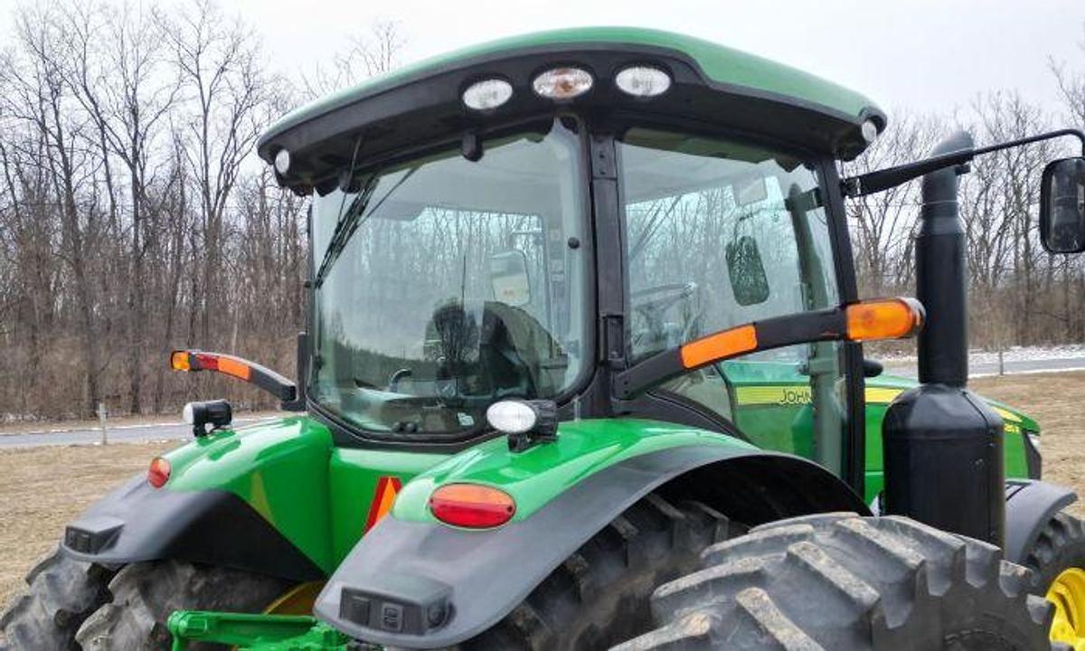 Used 2012 JOHN DEERE 8285R