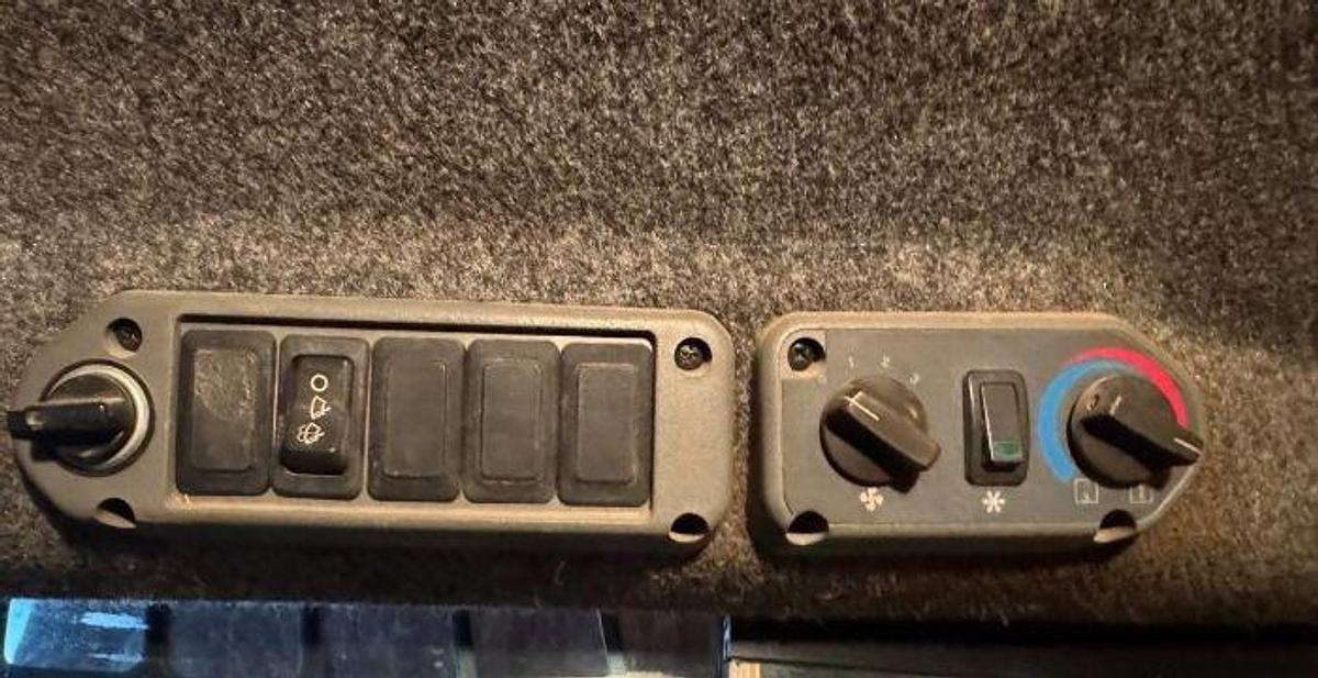 Used 2006 BOBCAT S300