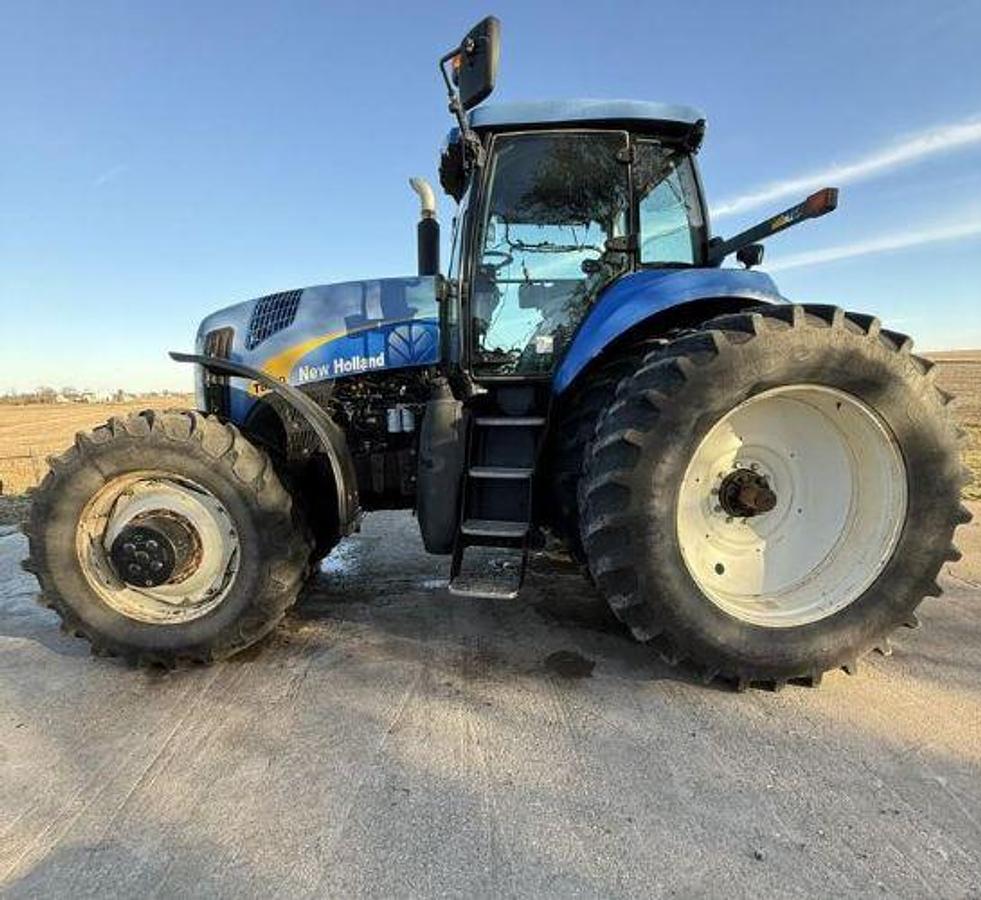 Used 2008 NEW HOLLAND T8050