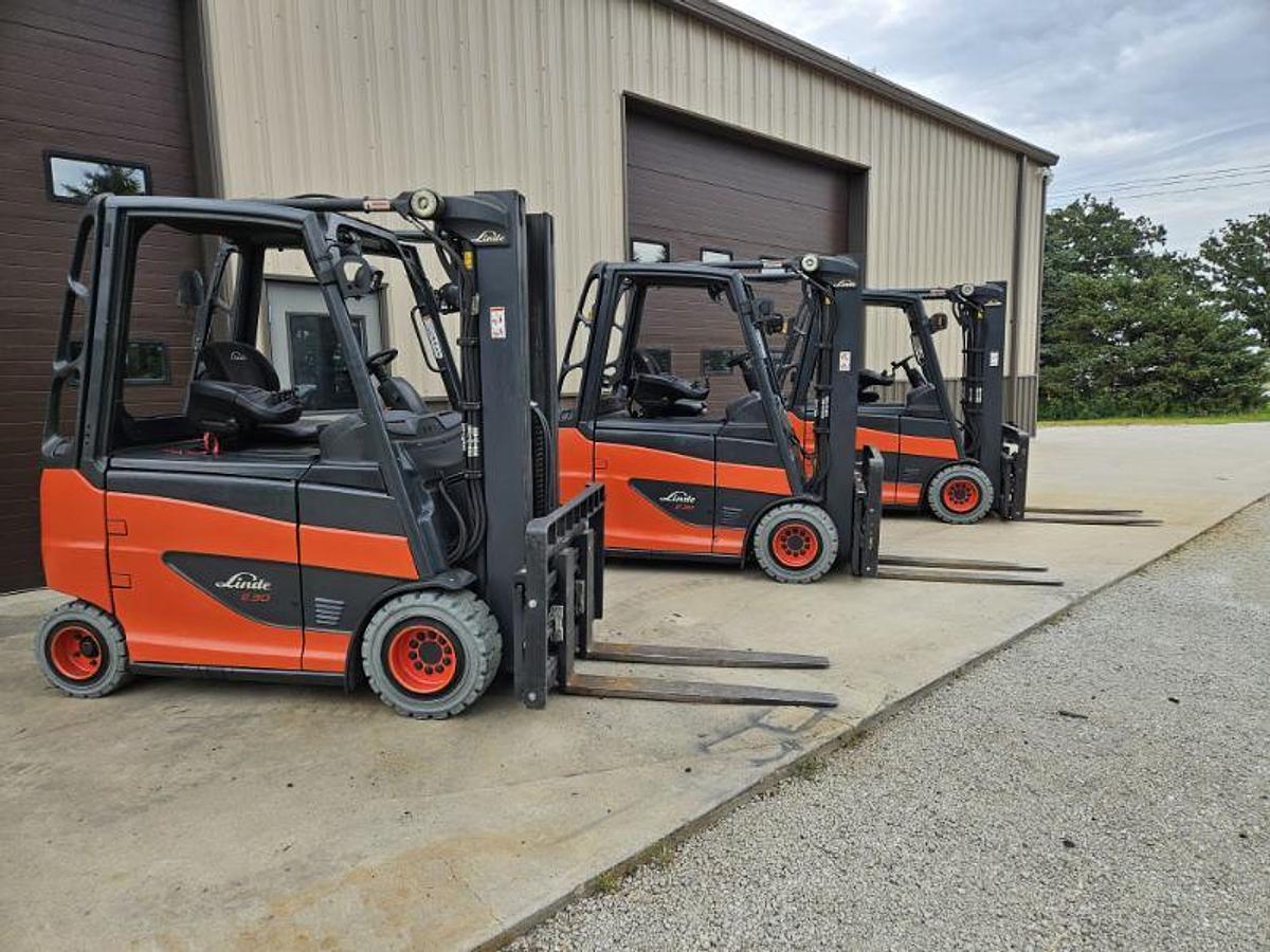 Used 2009 Linde E30 Electric Forklift
