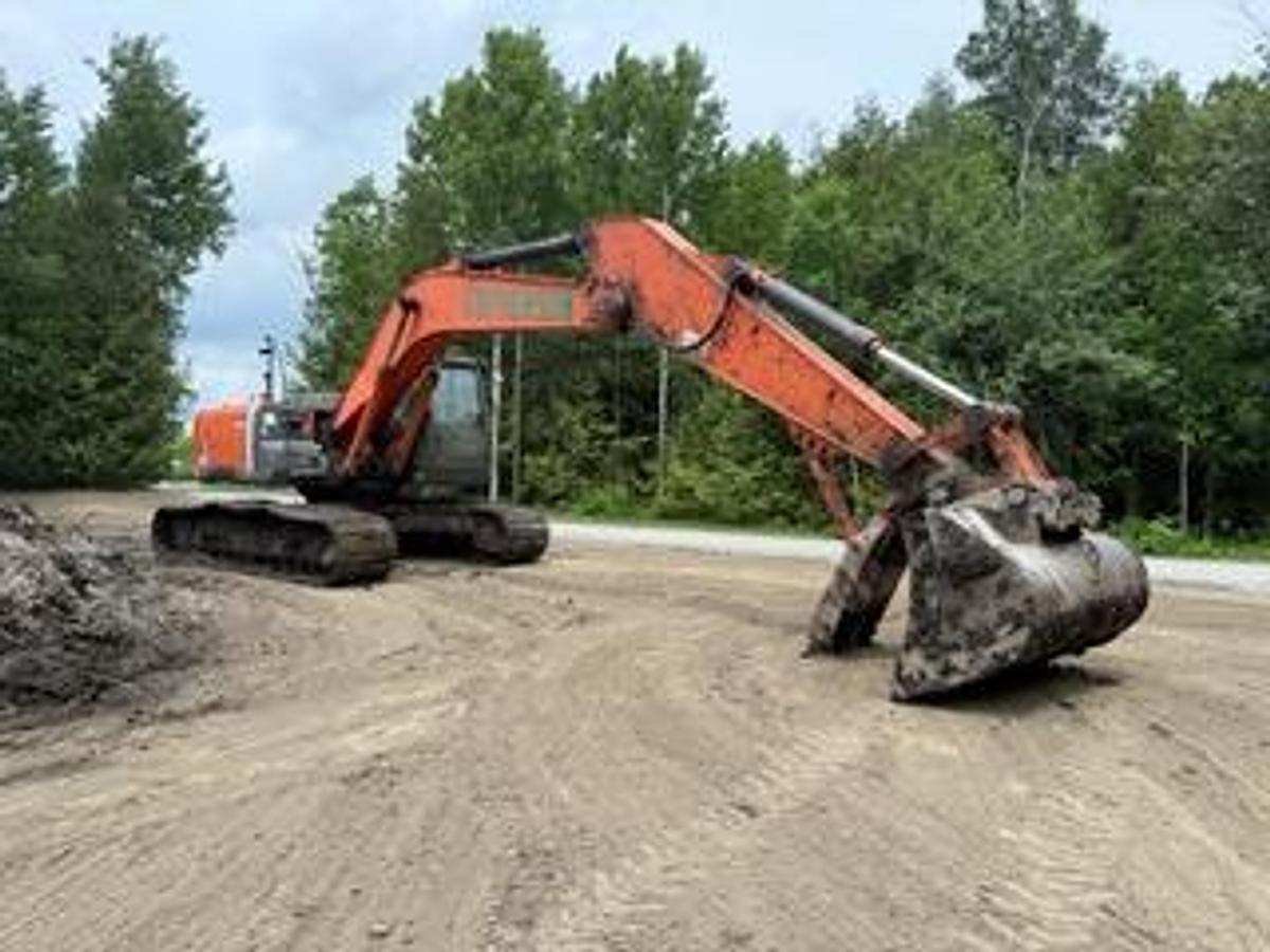 Used 2008 Hitachi Z-axis 240L3T Excavator