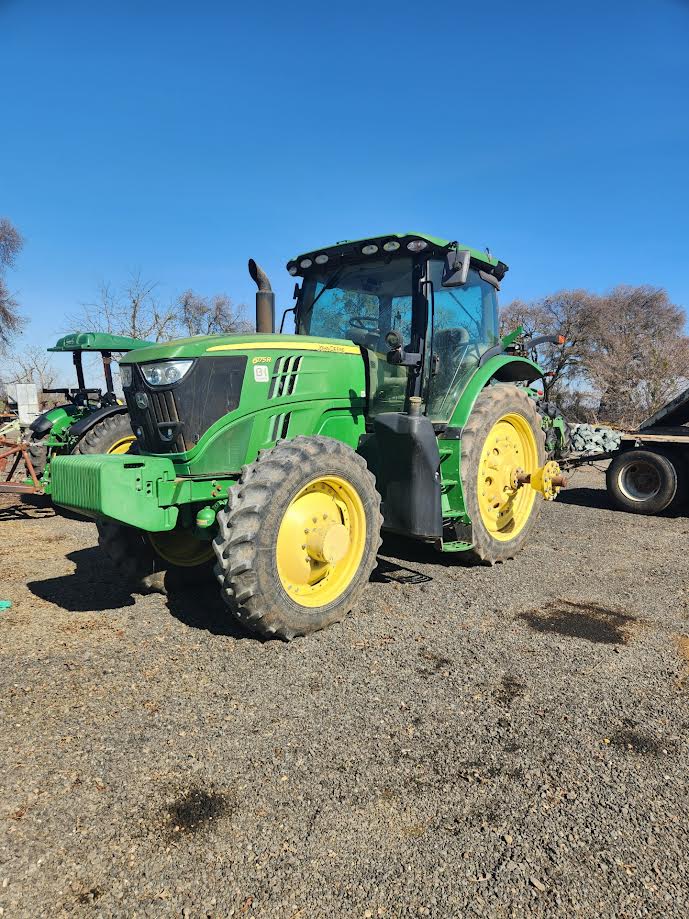 2015 John Deere 6175R