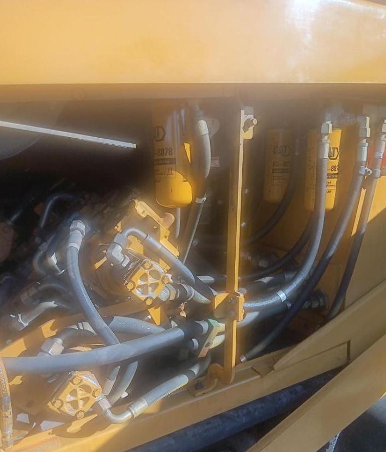 Used 2004 Caterpillar AP-655C