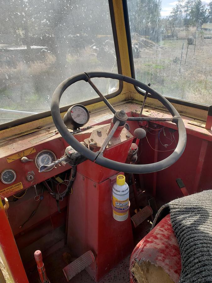 Used 1976 New Holland Super 1049 Bale Wagon