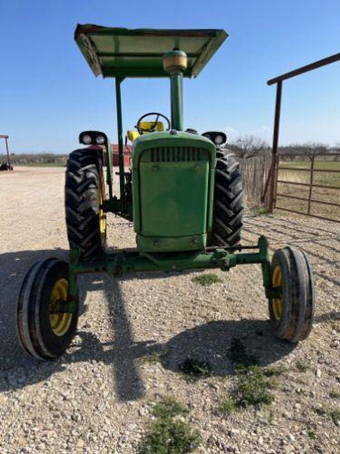 Used 1967 John Deere 2510