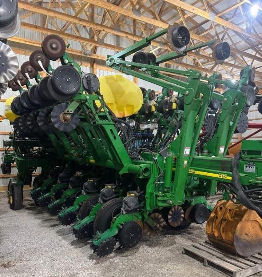 Used 2012 John Deere 1790 Planter