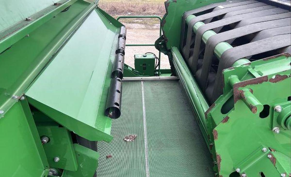 Used 2016 JOHN DEERE CP690