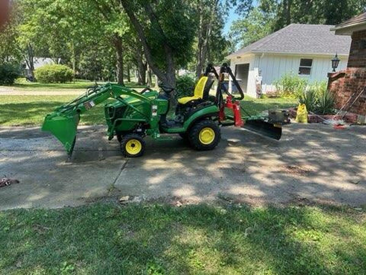 Used 2023 JOHN DEERE 1025R Tractor
