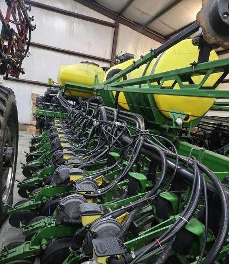Used 2009 JOHN DEERE DB60