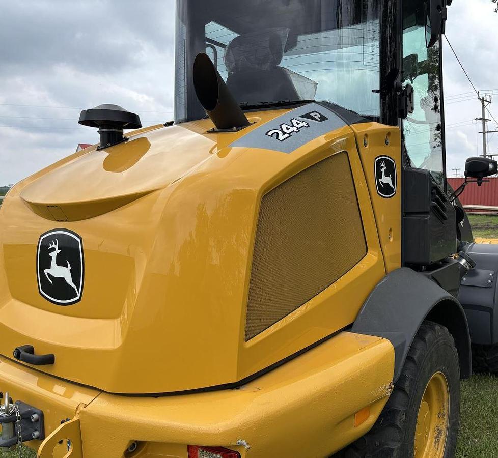 Used 2014 Deere 244J