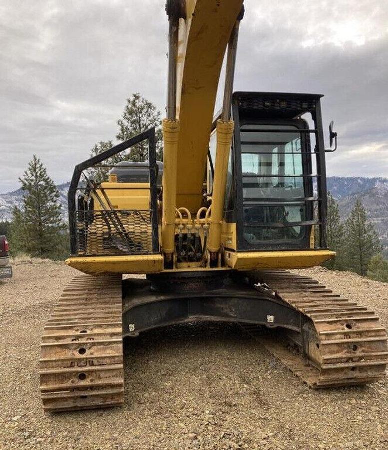 Used 2017 Komatsu PC240 LC-11 Crawler Excavator