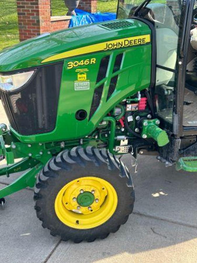Used 2022 JOHN DEERE 3046R