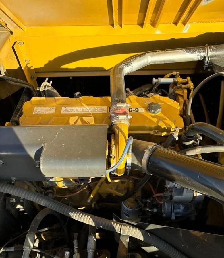 Used 2004 Challenger MT670