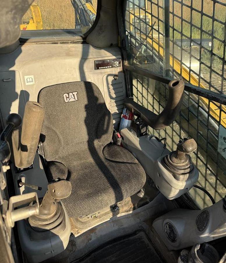 Used 2012 Caterpillar D6N LGP Skid Steer