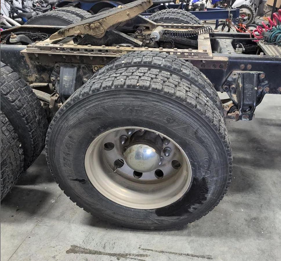 Used 2006 Peterbilt 379EXHD Sleeper Semi Truck