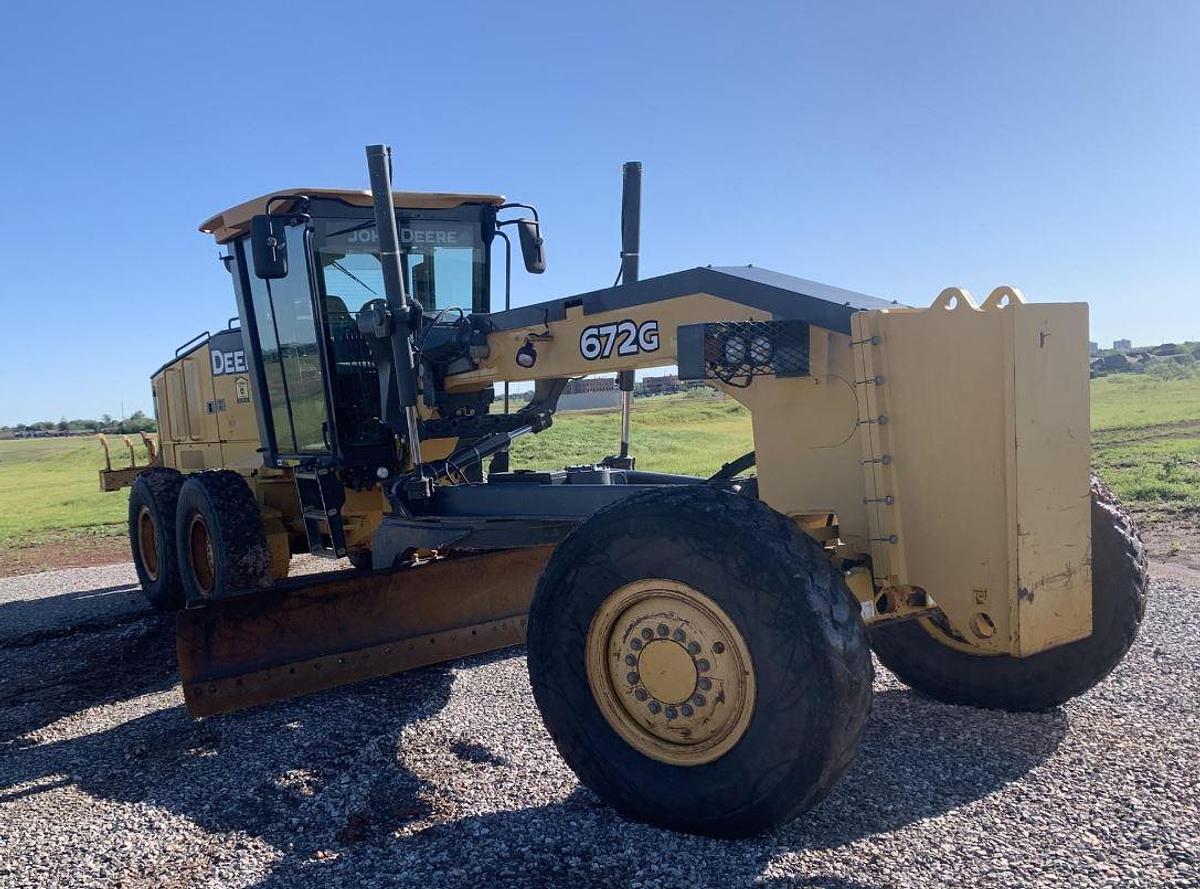 Used 2011 DEERE 672G (Remanufactured 2017)