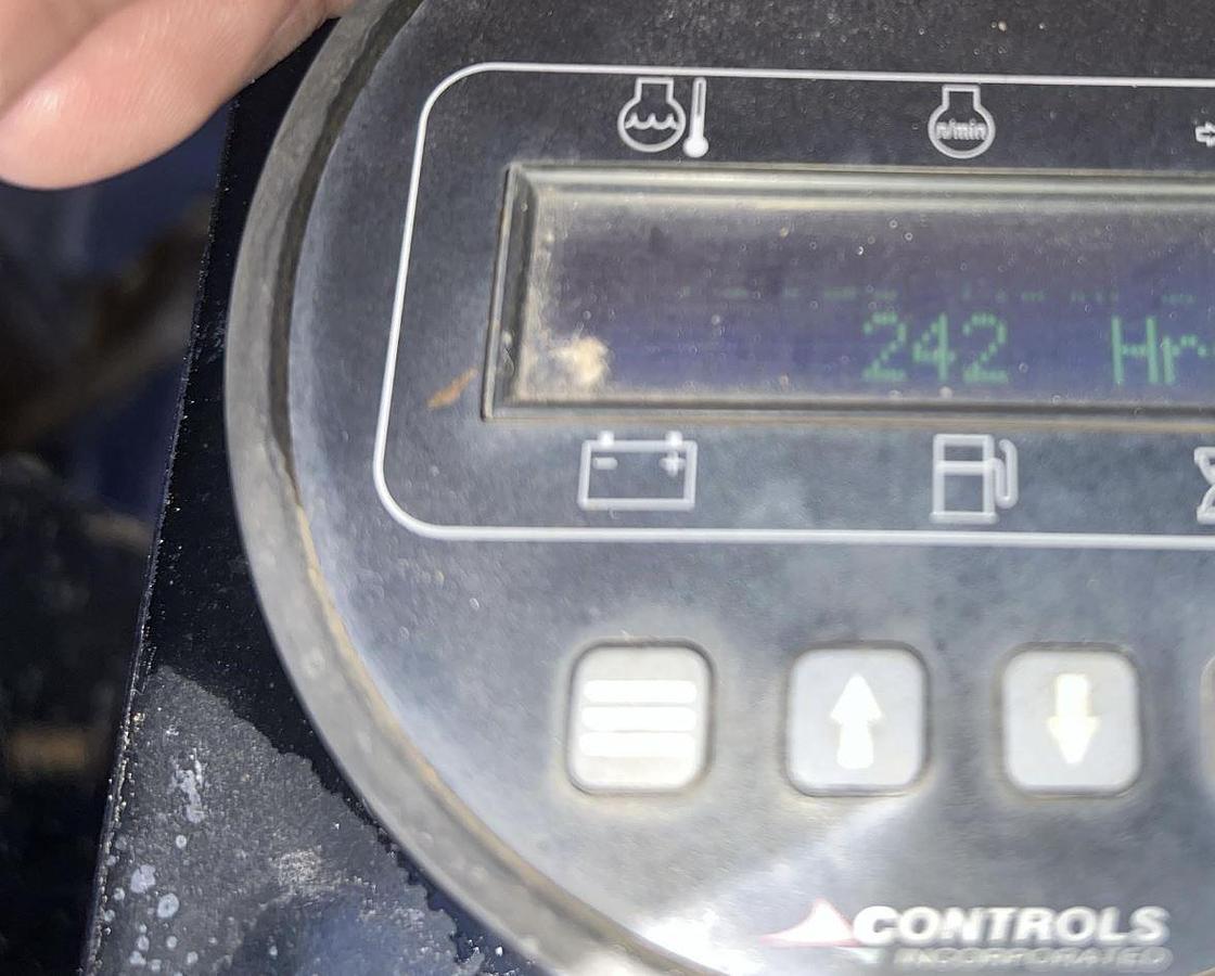 Used 2023 Universal 22X22