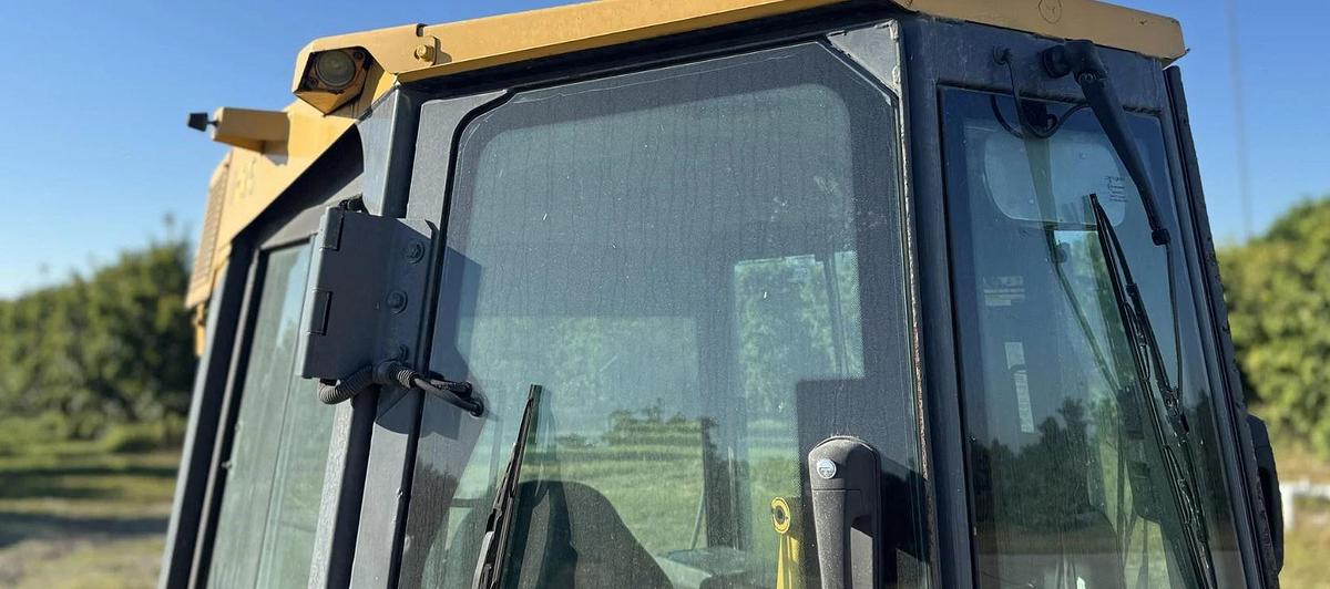 Used 2011 DEERE 700J LGP Crawler Dozer