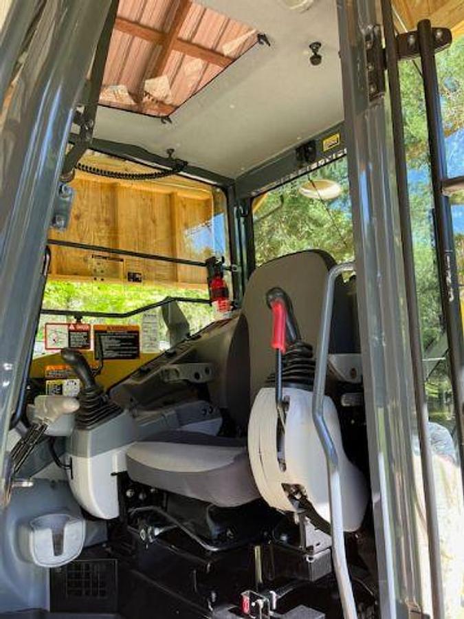 Used 2021 JOHN DEERE 85G