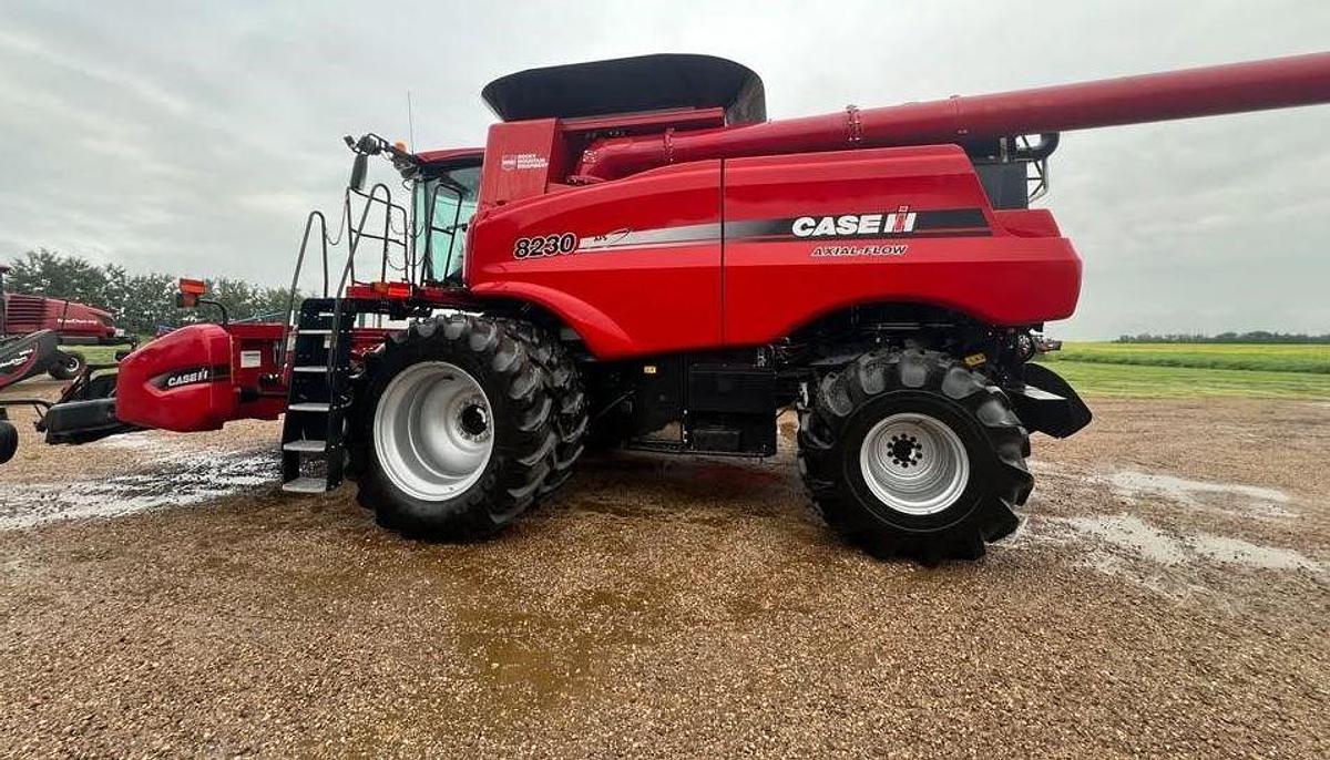 Used 2014 CASE IH 8230