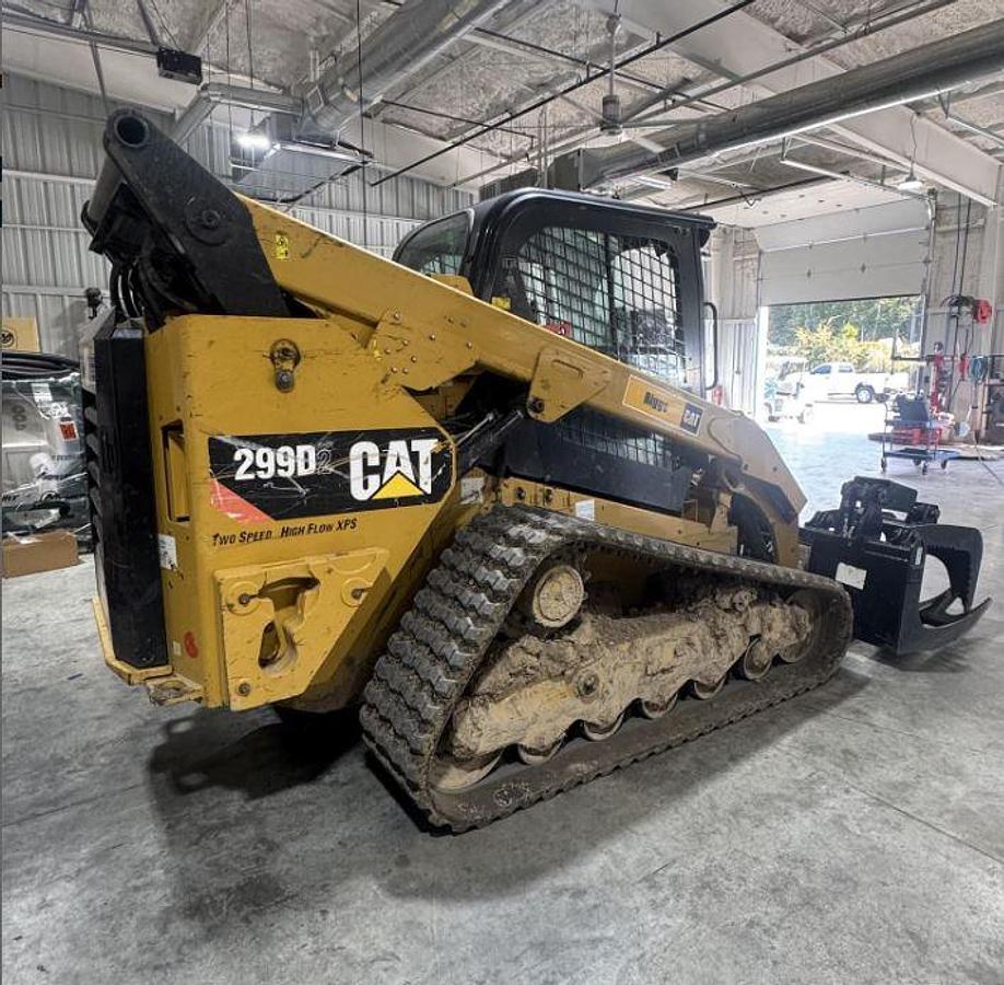 Used 2017 CATERPILLAR 299D2 Skid Steer