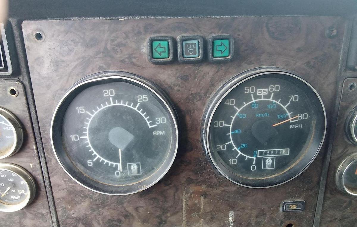 Used 1984 KENWORTH W900 Grapple Truck