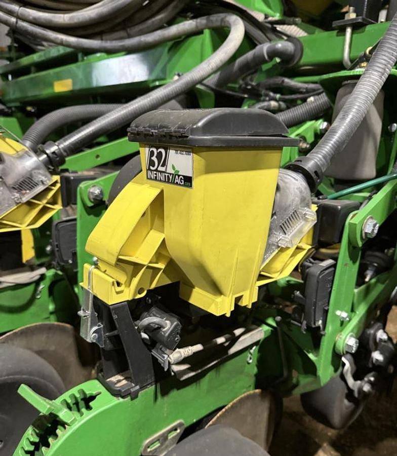 Used 2012 John Deere DB80 Planter
