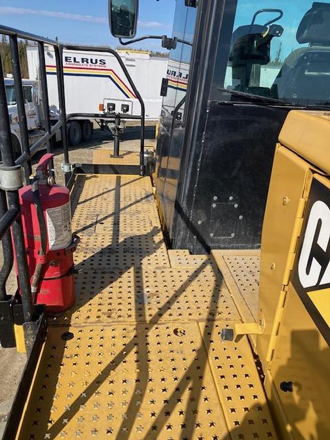 Used 2016 CATERPILLAR 988K